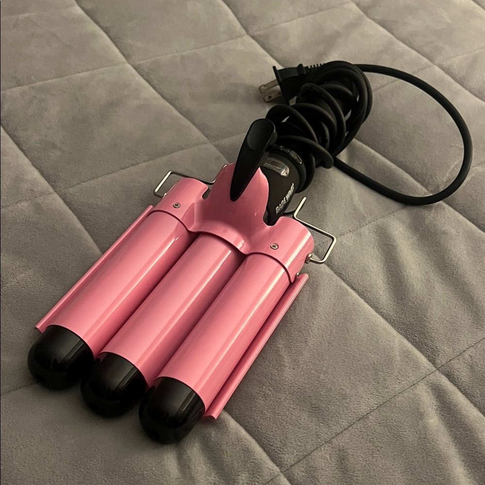 Pink Triple Barrel “Babe Waves” Hair Curler